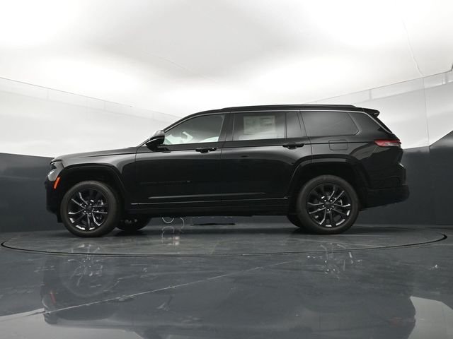 New 2026 Diamond Black Crystal Pearl-Coat Exterior Paint Jeep Limited image 21