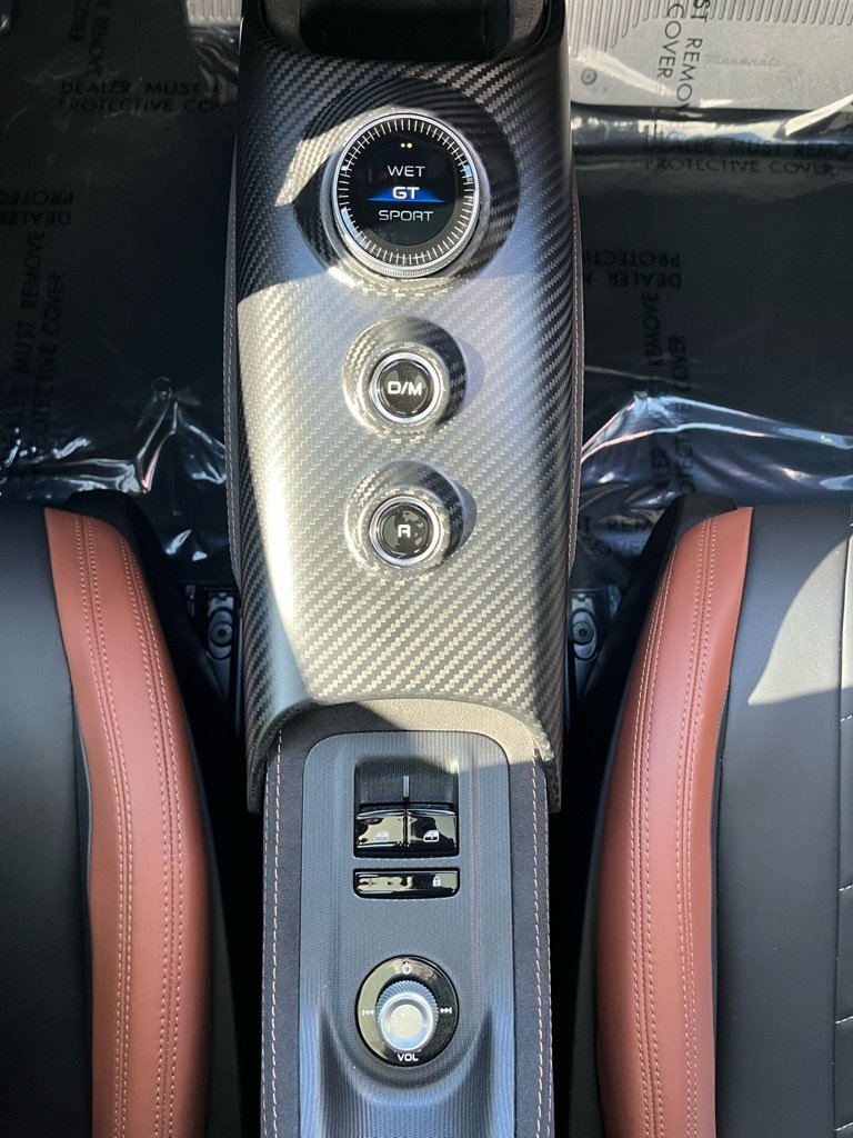 2023 MASERATI MC20 - Image 13