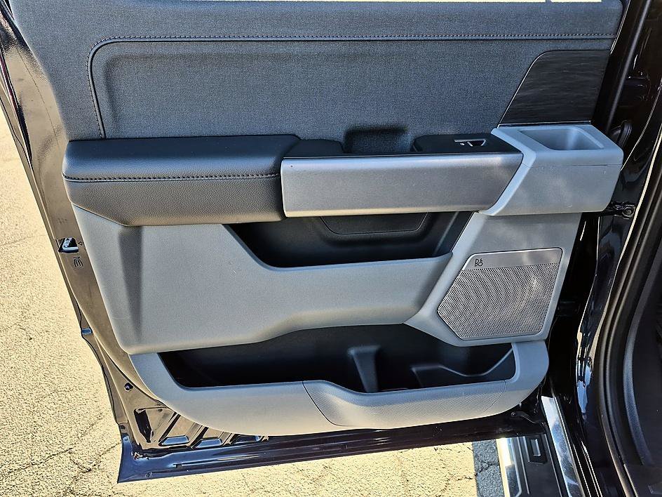 Used 2025 Blue Metallic Ford LARIAT image 28