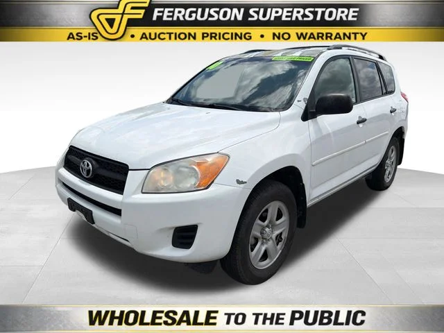 Used 2010 White Toyota Base image 3