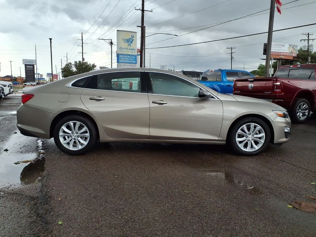 Used 2025 Gray Chevrolet LT image 17