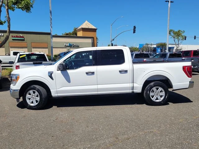 Certified Used 2022 Oxford White Ford XLT image 4