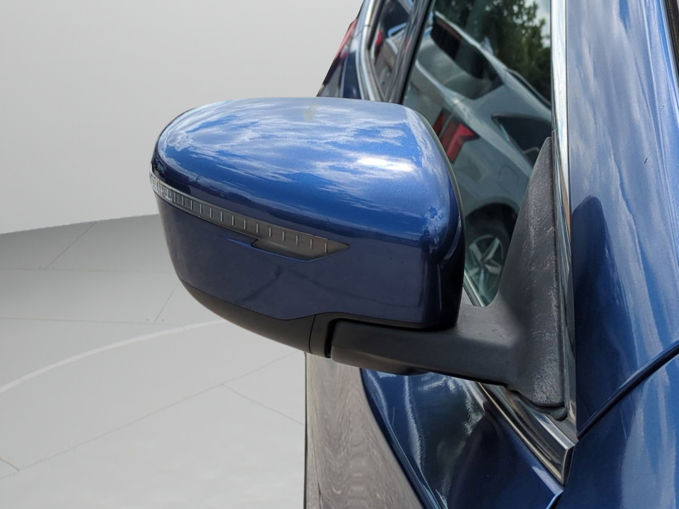 Used 2020 Caspian Blue Metallic Nissan SV image 12