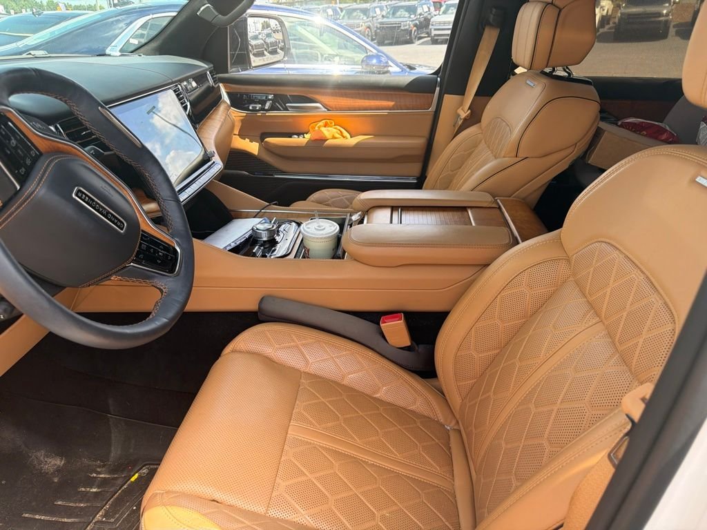2023 Jeep Grand Wagoneer Series III - Photo 7