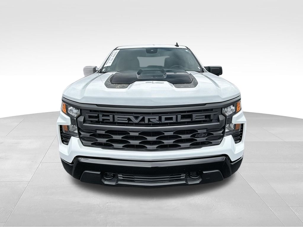 Used 2025 Summit White Chevrolet Custom Trail Boss image 3