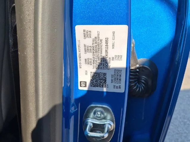 Used 2024 Blue Chevrolet ZR2 image 42