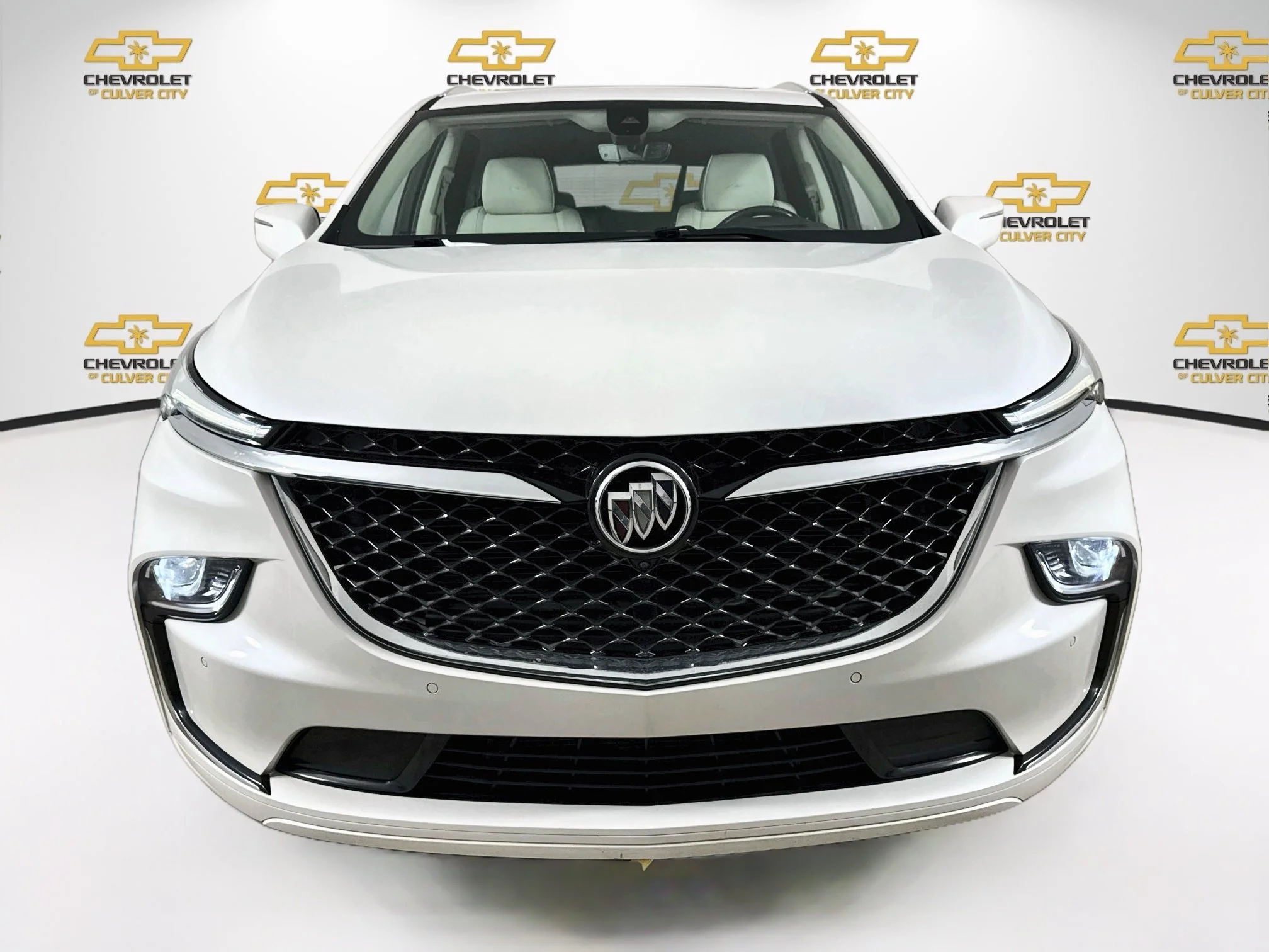 Used 2023 White Frost Tricoat Buick Avenir image 2