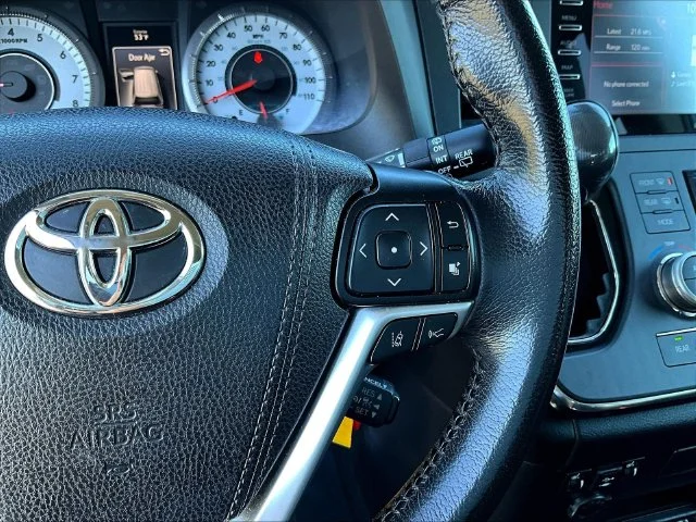 Used 2019 Gray Toyota SE image 13