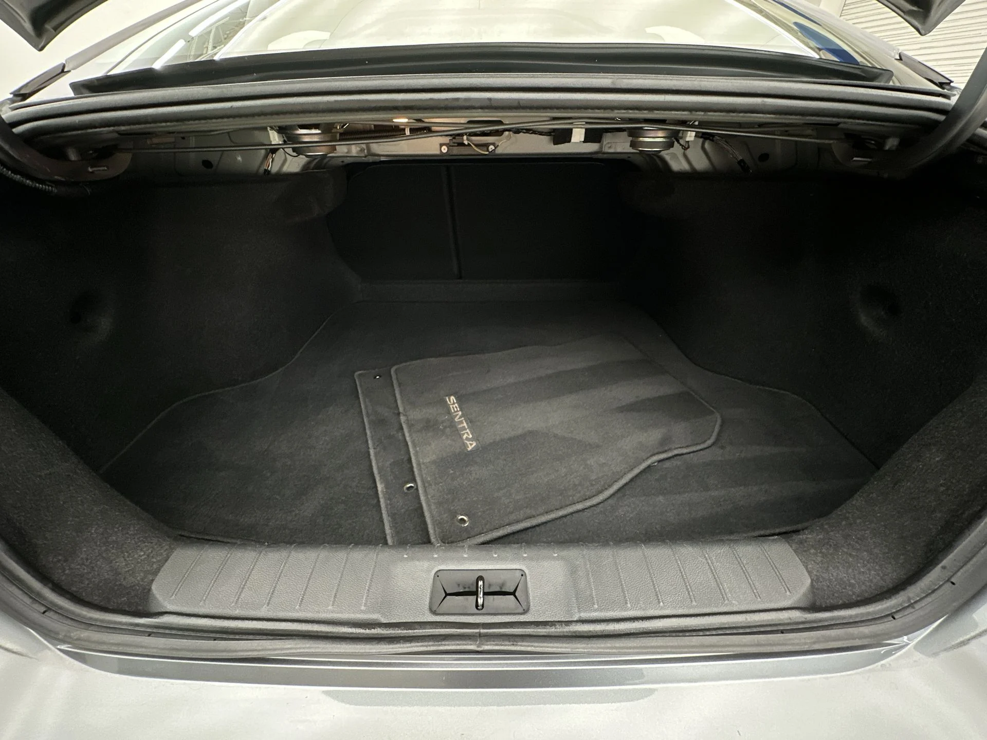 Used 2024 Gray Nissan SV image 37