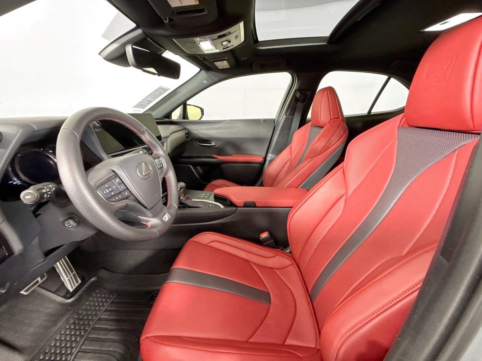 Used 2024 Iridium w/ Obsidian Roof Lexus UX 250h F SPORT Handling image 3