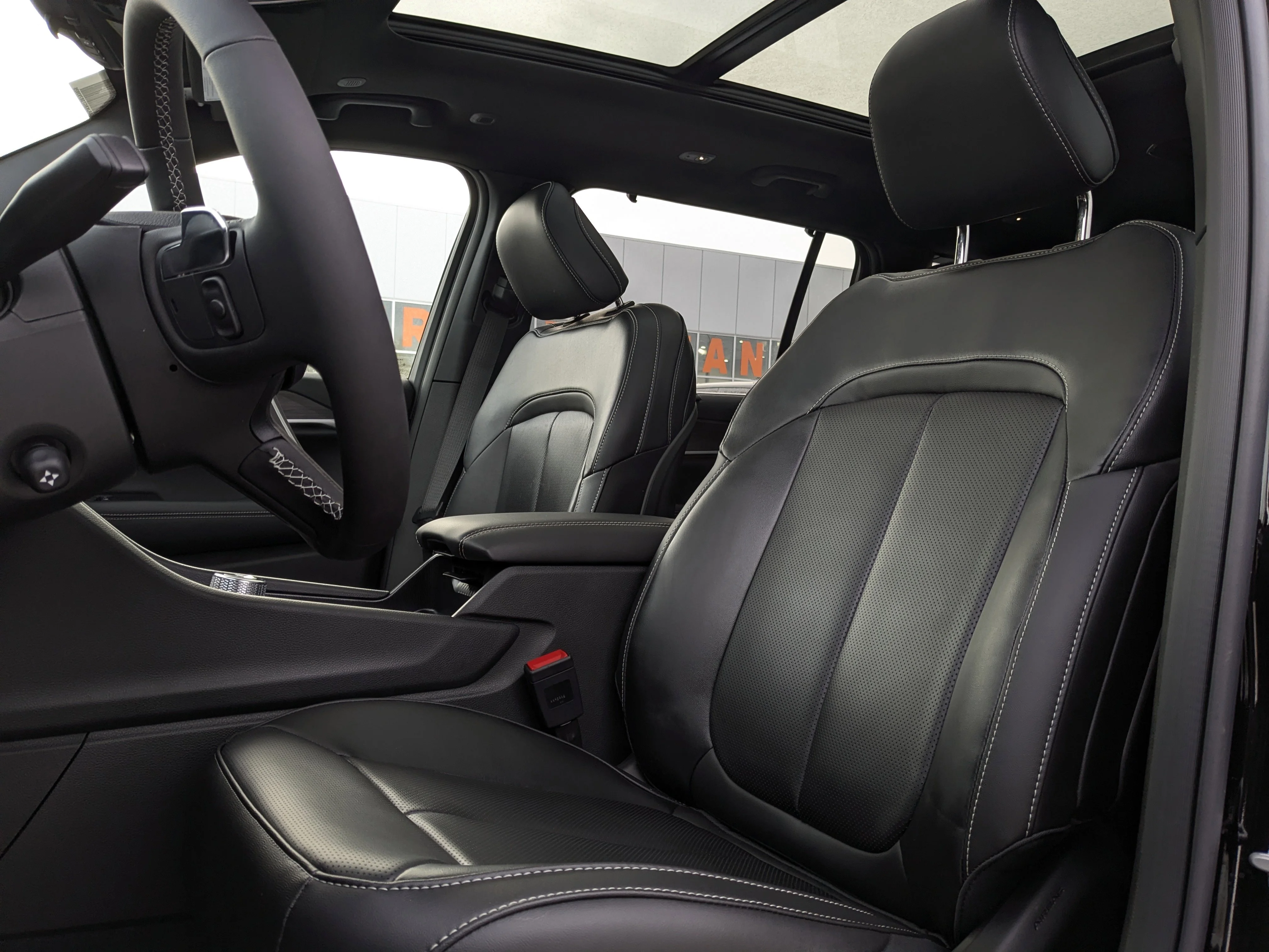 New 2025 Black Jeep Limited - - Dual-Pane Sunroof - Black Appearance - Luxury Tech II - Remote Start & tons more! image 14