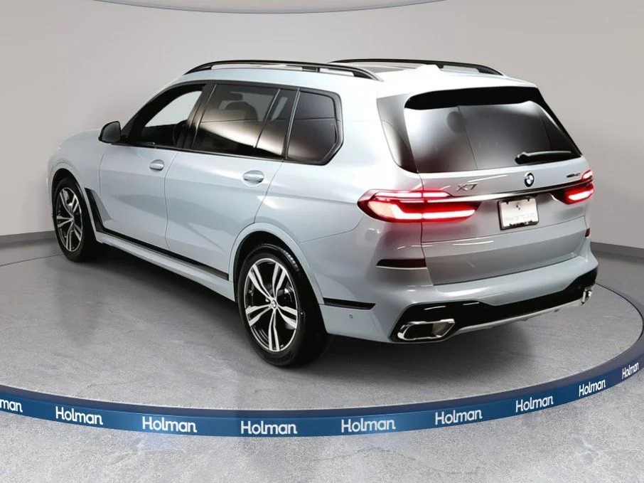 Used 2026 Brooklyn Grey Metallic BMW xDrive40i image 9