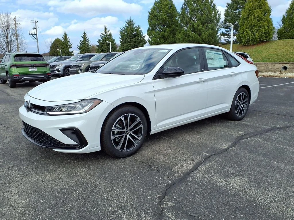New 2026 Pure White Volkswagen 1.5T Sport image 6