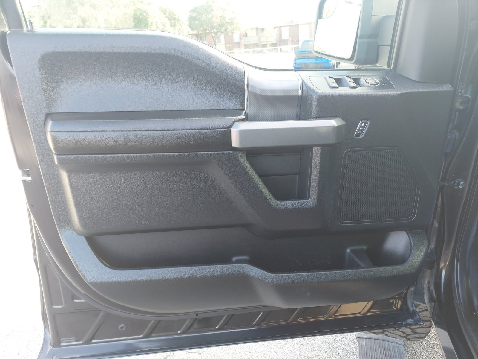 Used 2015 Tuxedo Black Metallic Ford XLT image 27