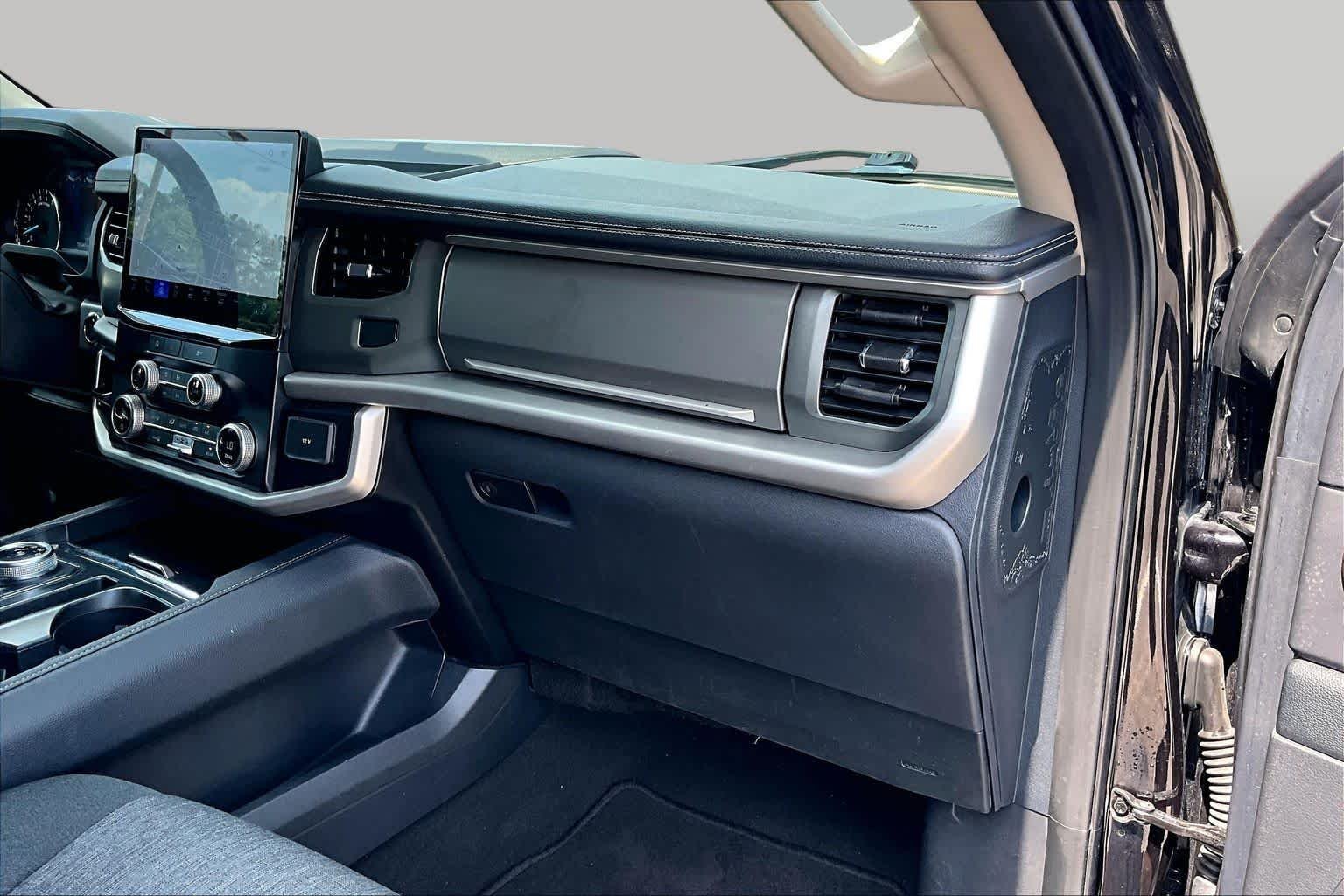 Used 2024 Agate Black Metallic Ford XLT image 19