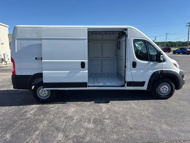New 2026 Bright White Clear-Coat Exterior Paint RAM Tradesman image 12