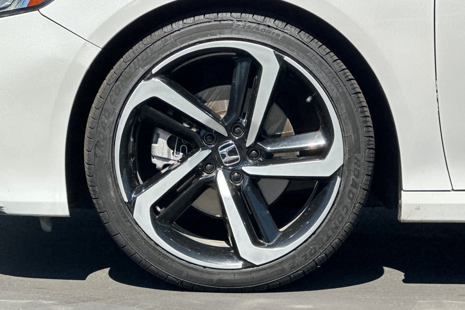 Used 2020 Platinum White Pearl Honda Sport image 25
