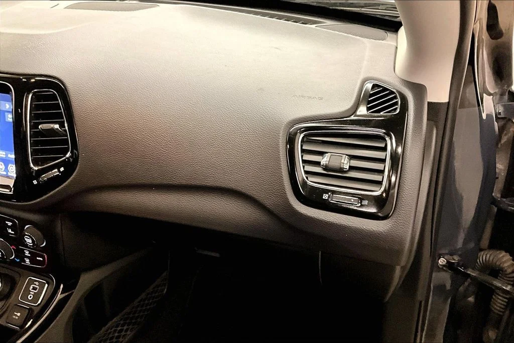 Used 2018 Black Jeep Limited image 26