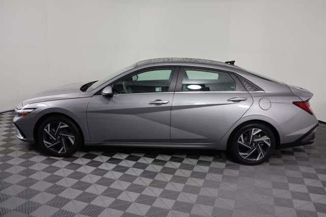 Certified Used 2025 Silver Hyundai SEL Convenience image 5