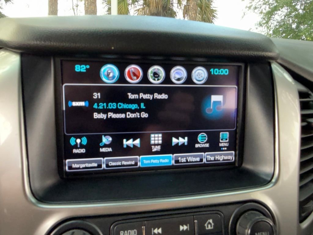 Used 2019 SHADOW GRAY METALLIC Chevrolet Premier image 30