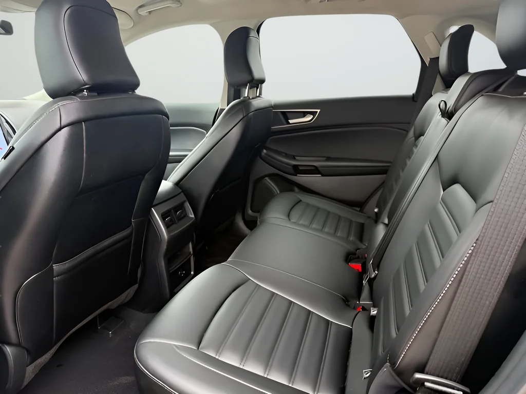 Used 2022 Green Ford SEL image 19