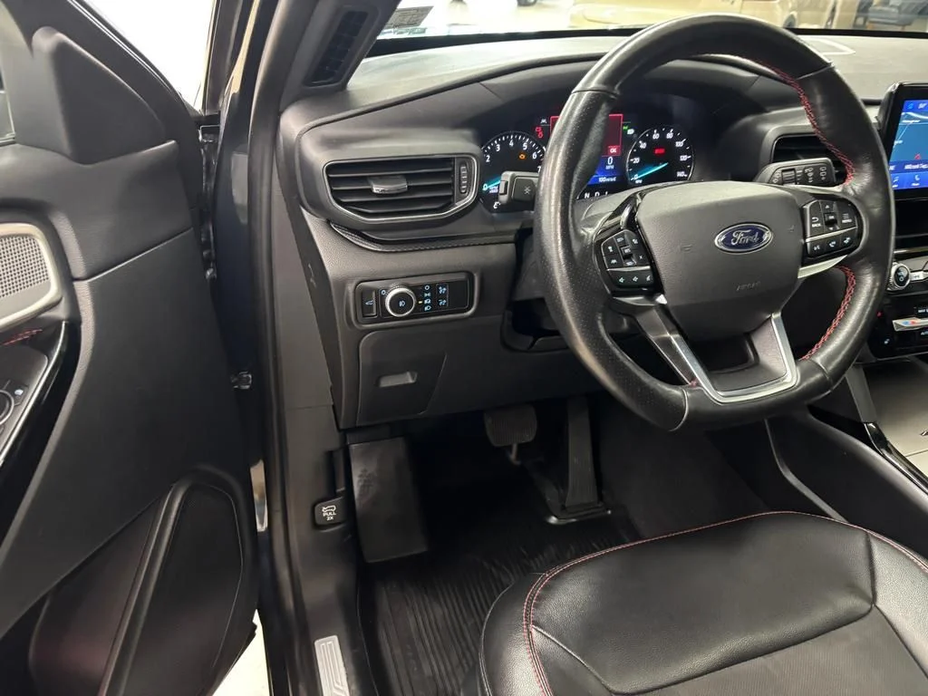Certified Used 2023 Stone Blue Metallic Ford ST-Line image 9