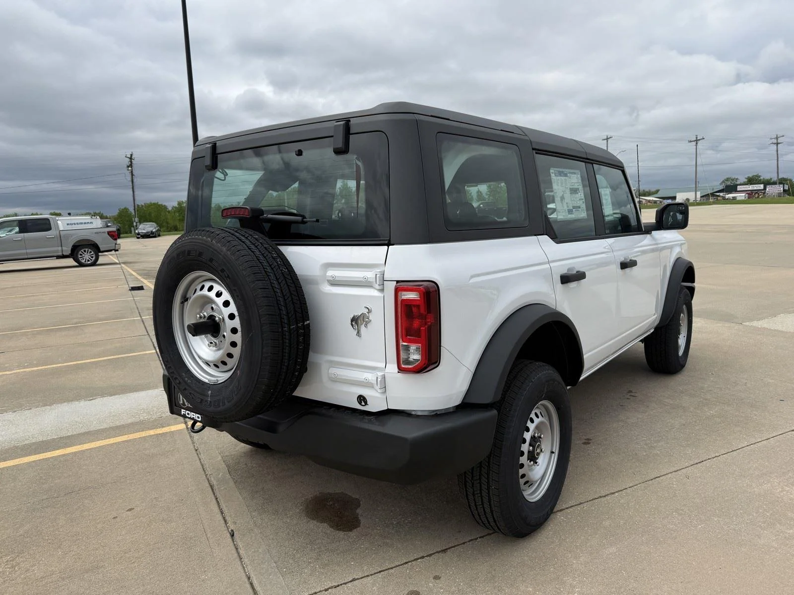 New 2026 Oxford White Ford Base image 9