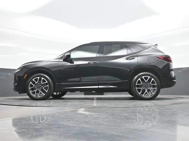 Used 2025 Black Chevrolet RS image 20