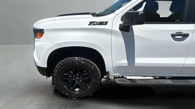 Used 2024 Summit White Chevrolet Custom Trail Boss image 33