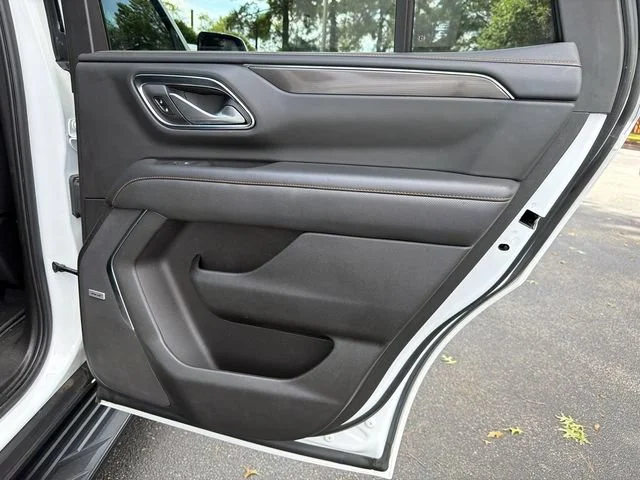 Used 2022 Summit White GMC AT4 image 16