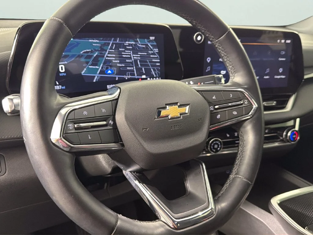 Used 2025 Mosaic Black Metallic Chevrolet LT image 20