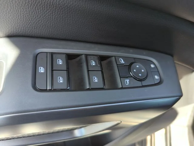 Used 2023 Beige Nissan Rock Creek image 31