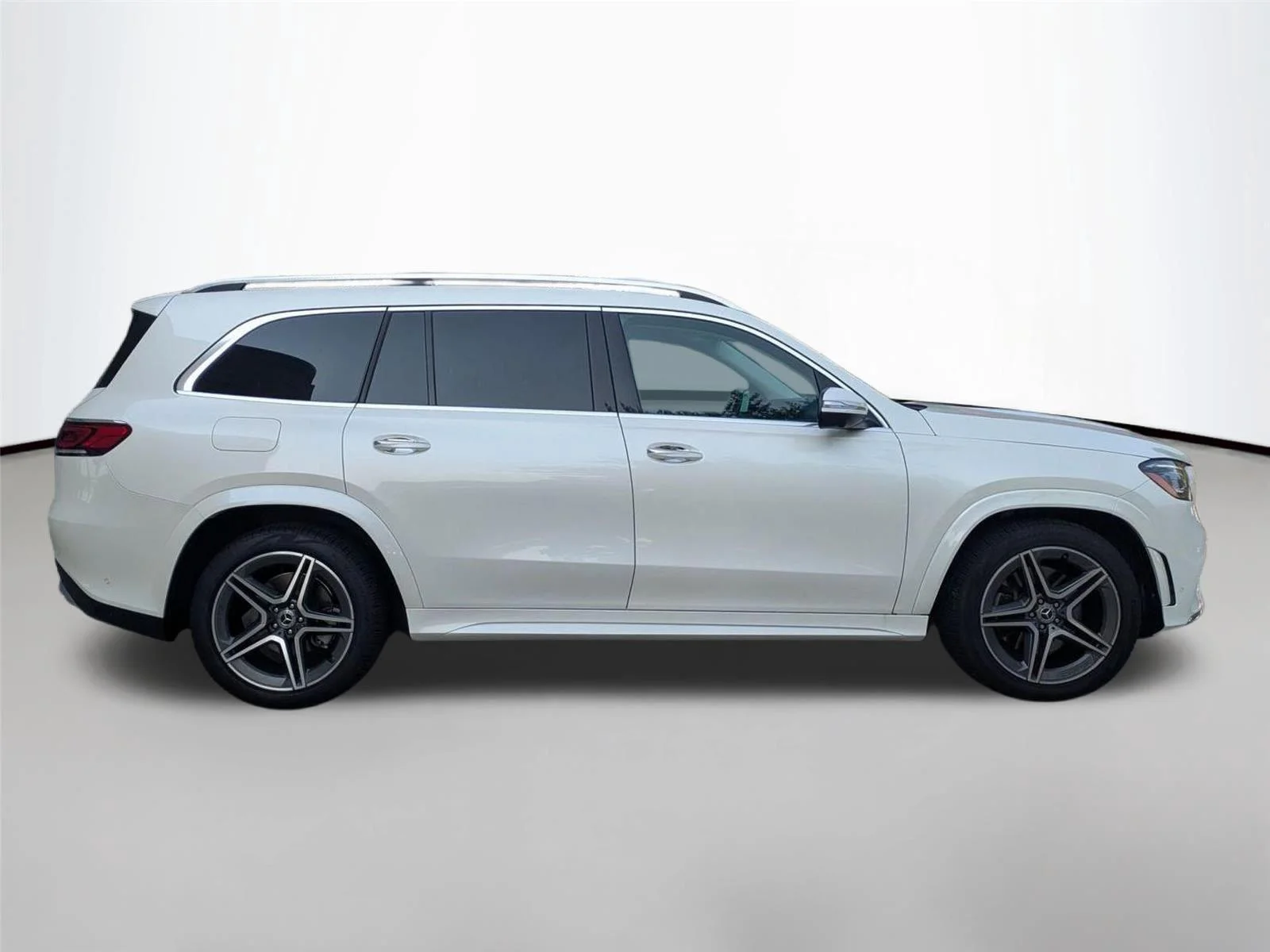 Used 2022 MANUFAKTUR Diamond White Bright Mercedes-Benz GLS 450 image 4