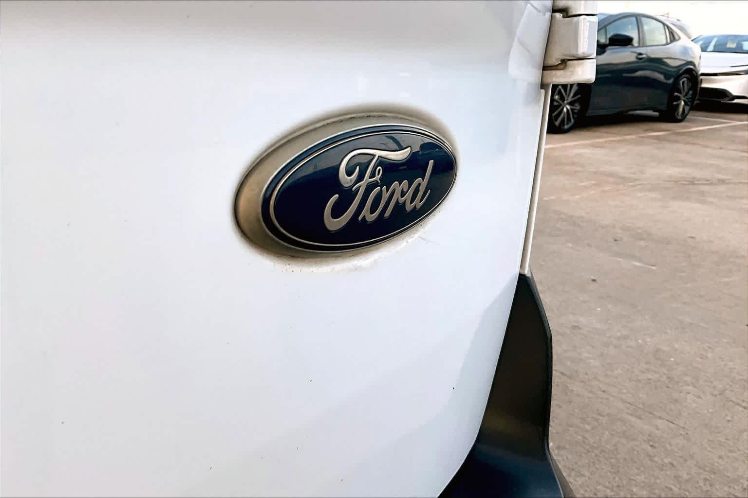 Used 2017 Frozen White Ford XLT image 9