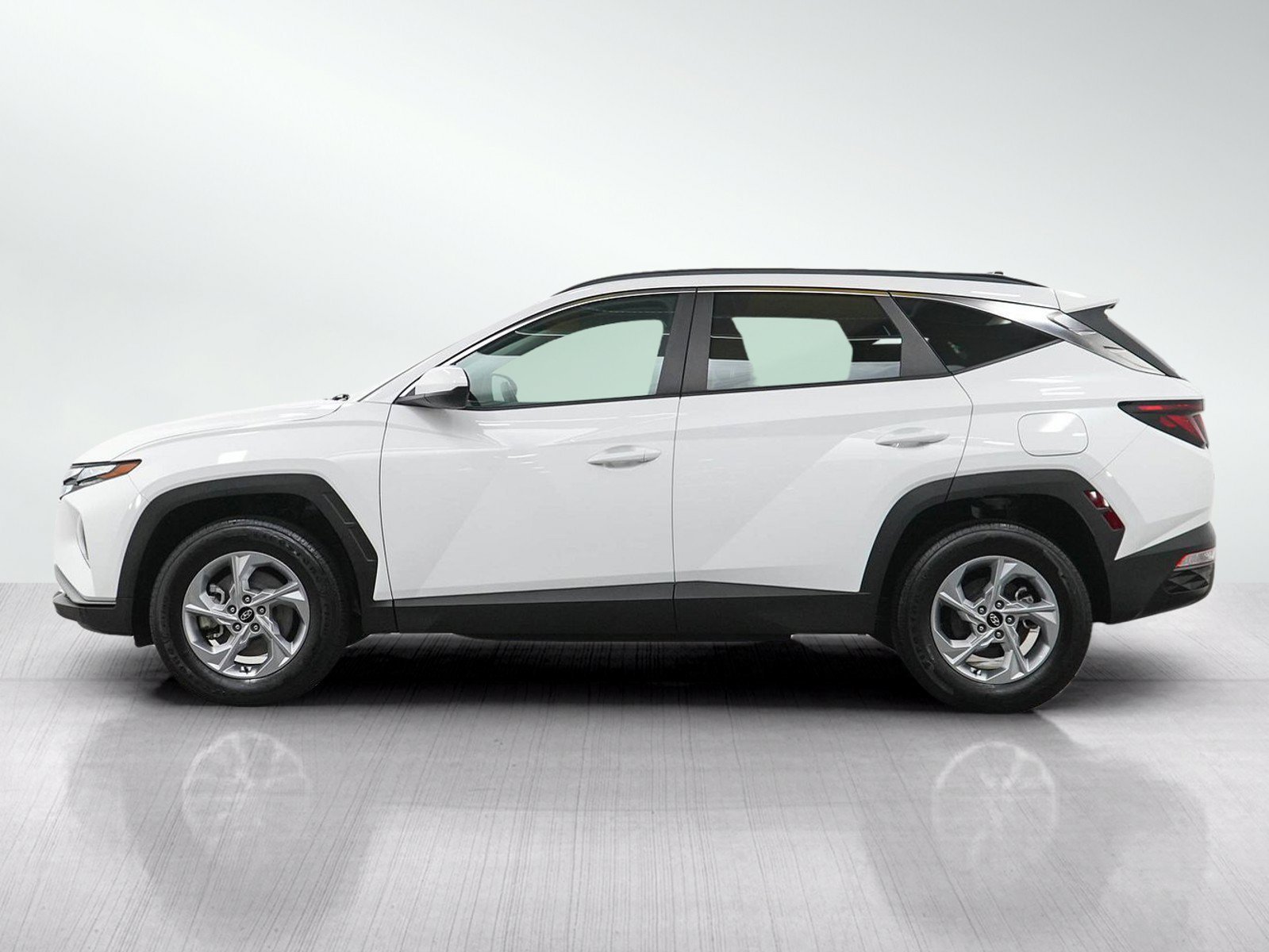 Used 2024 Hyundai Tucson SEL with VIN 5NMJBCDE8RH388761 for sale in Minneapolis, Minnesota