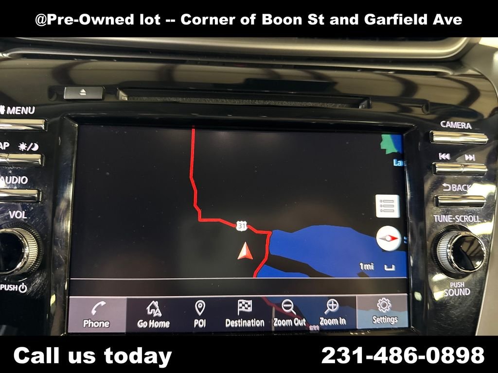 Used 2020 Blue Nissan SL image 23