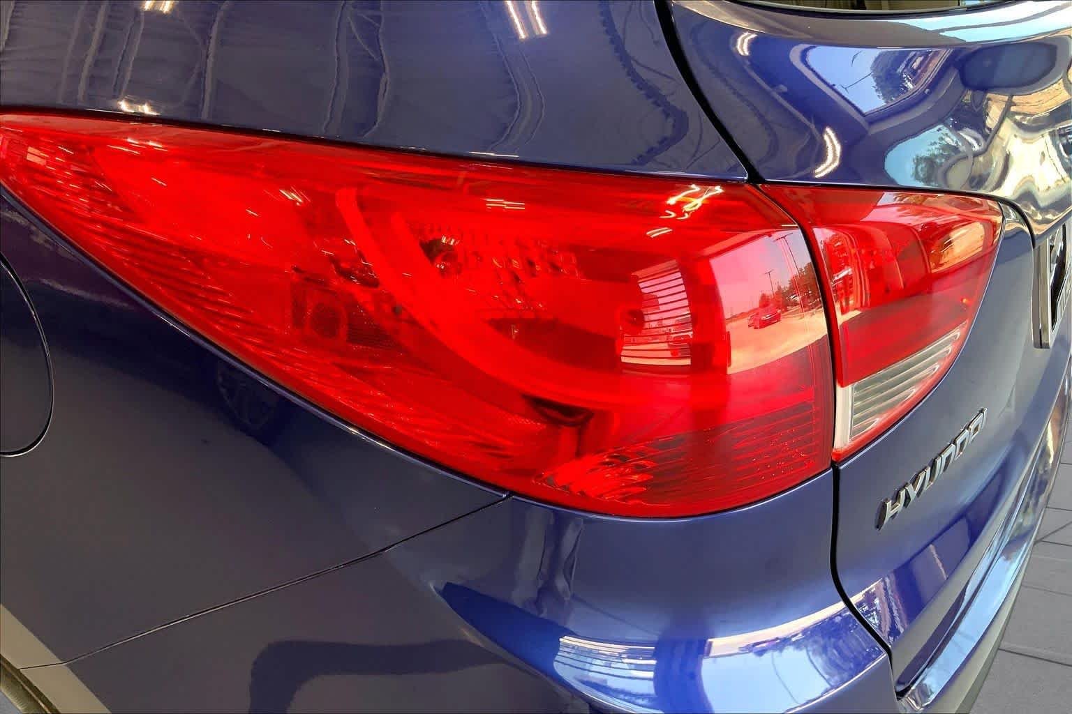 Used 2011 Iris Blue Hyundai GLS image 27