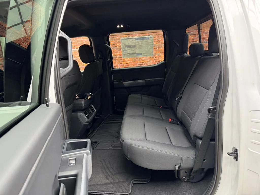 New 2026 Oxford White Ford XLT image 24