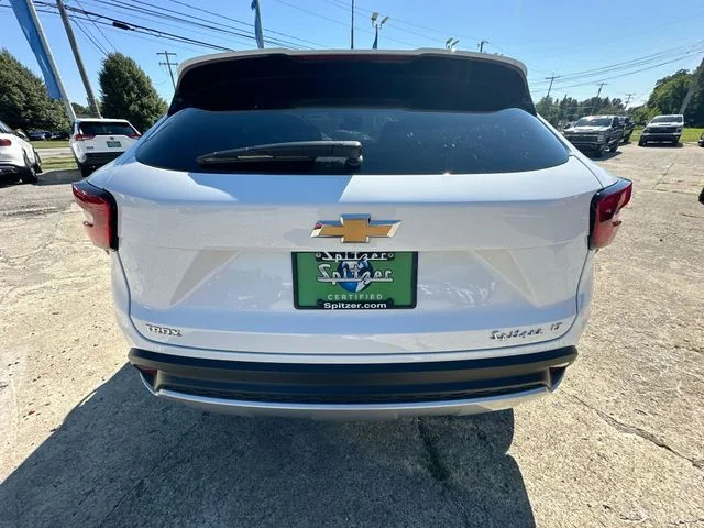 Used 2024 White Chevrolet LT image 34