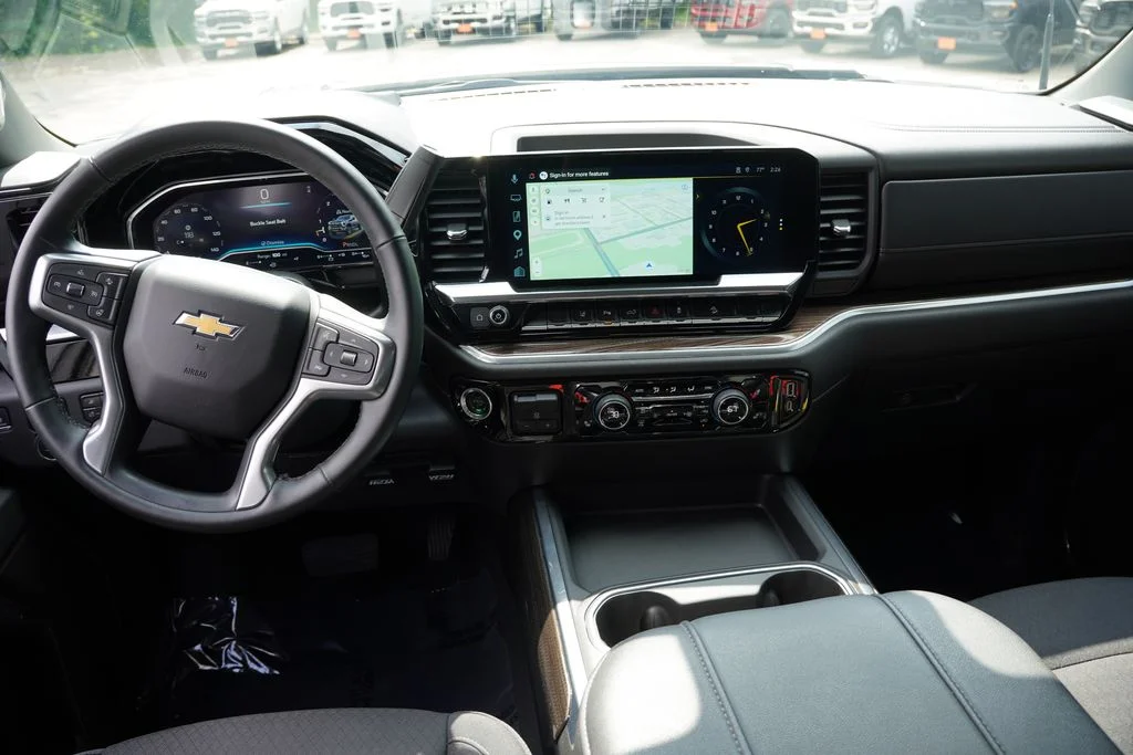 Used 2025 Sterling Gray Metallic Chevrolet LT image 19