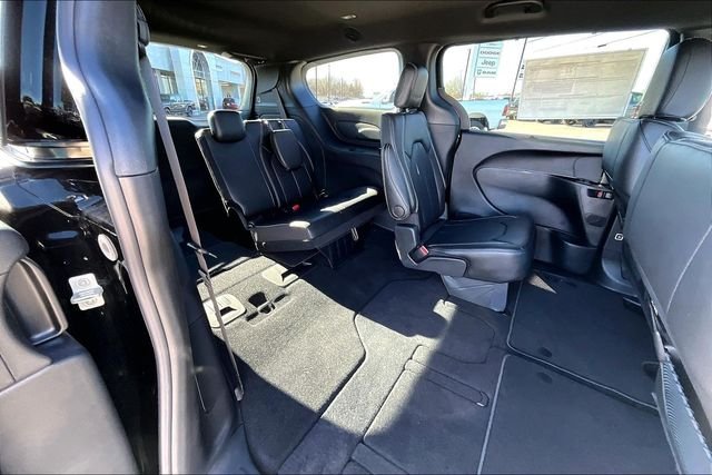 New 2026 Chrysler Pacifica Select 4D Passenger Van