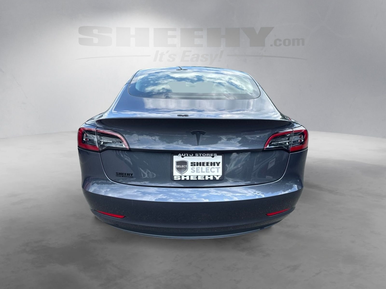 Used 2023  Tesla Base image 14