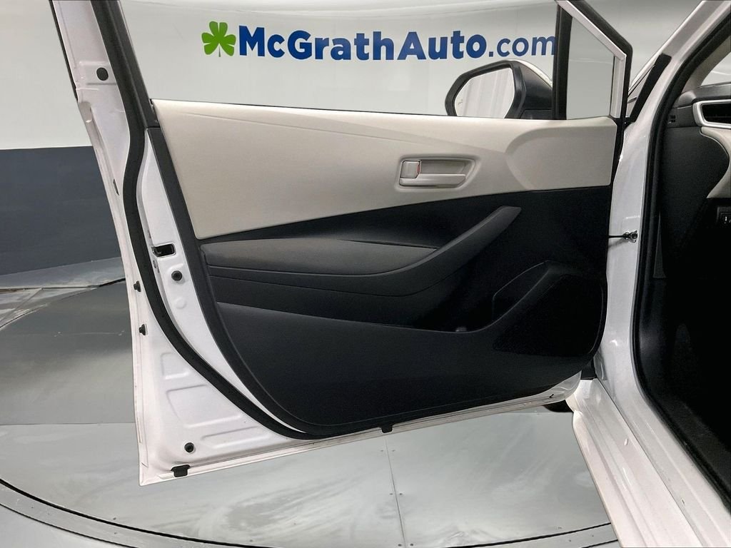 Used 2026 White Toyota LE image 27