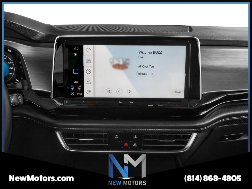 Used 2024 Silver Bird Metallic Volkswagen 2.0T SE w/Technology image 7