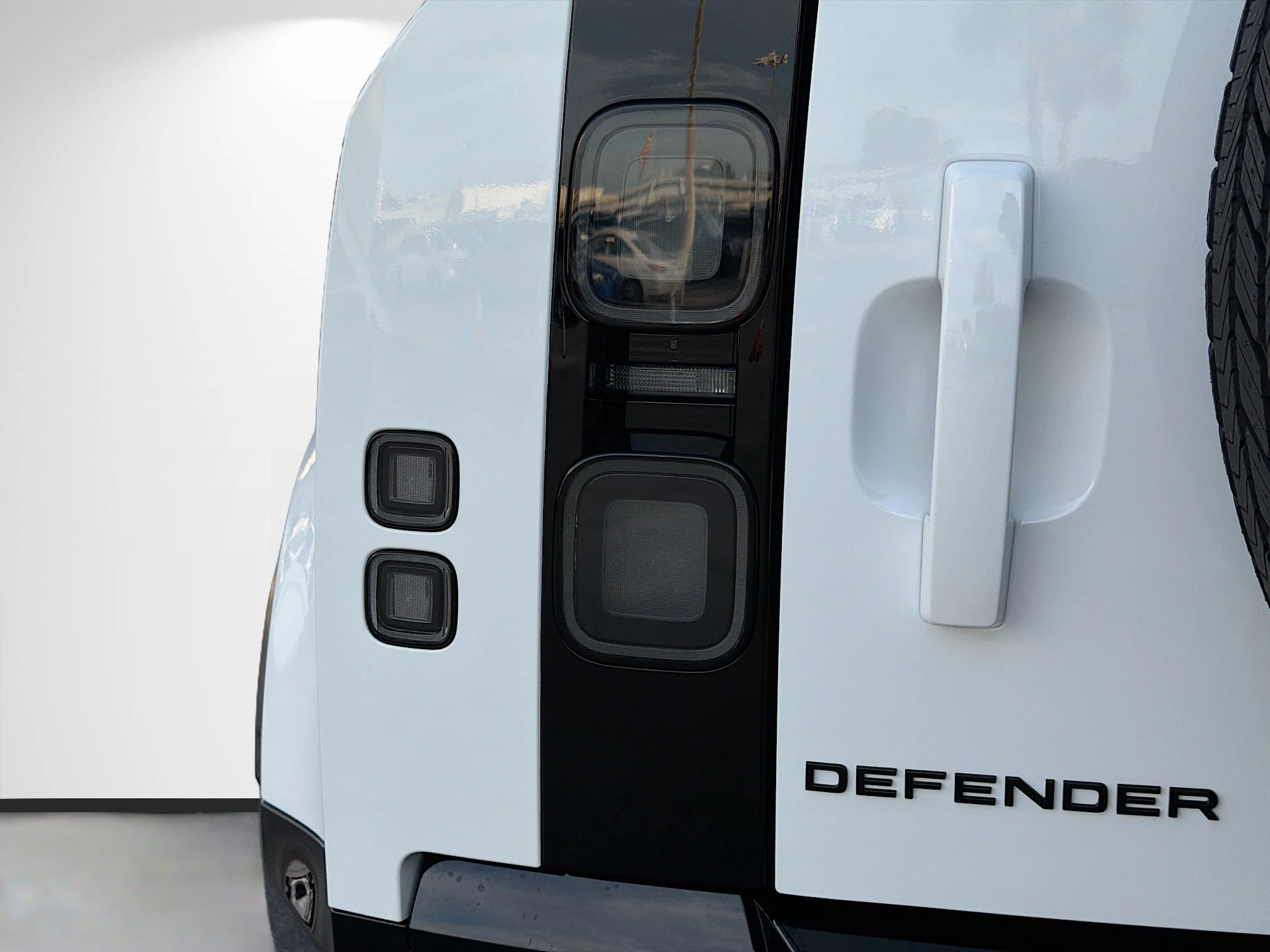 New 2026 Fuji White Land Rover X-Dynamic SE image 10