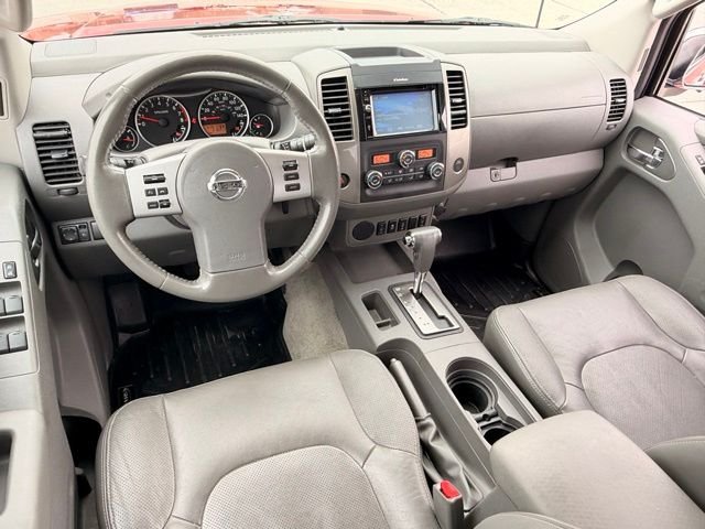 Used 2016 Red Nissan SL image 13