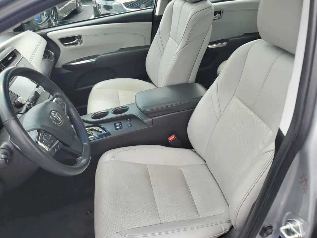 Used 2017 Silver Toyota Limited image 17