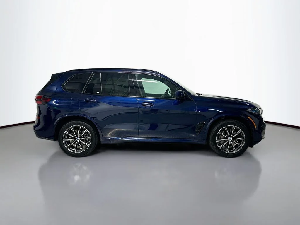 Used 2024 Blue BMW xDrive40i image 8