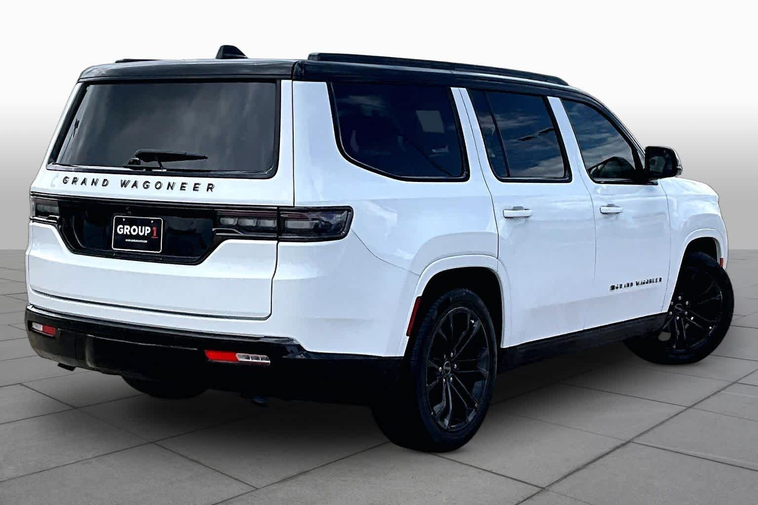 Used 2024 Bright White Clearcoat Jeep Series II Obsidian image 12
