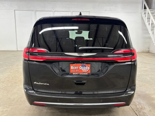 Used 2023 Black Chrysler Touring L image 6